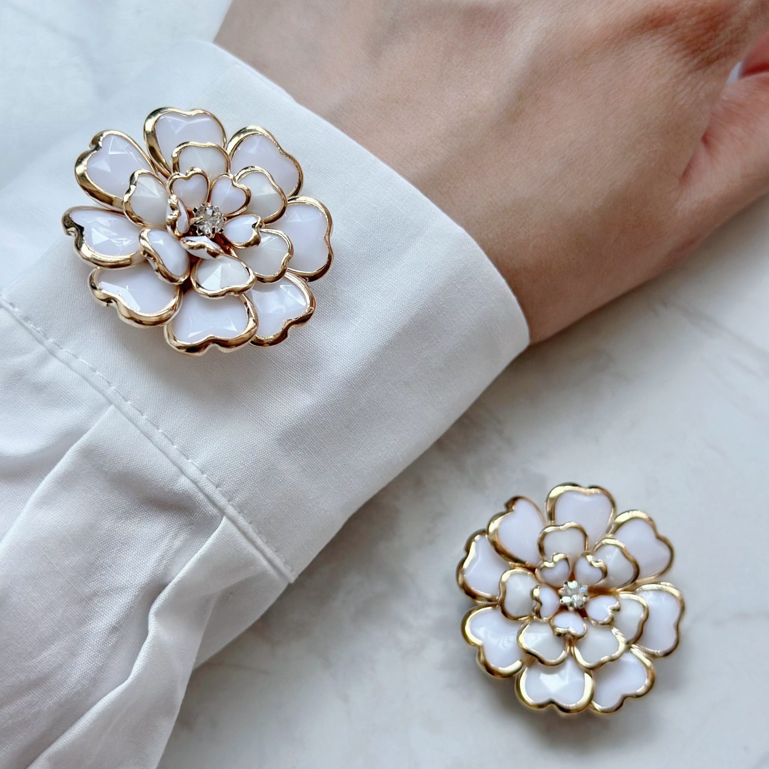 Second image of 2pcs Simulated flowers button covers