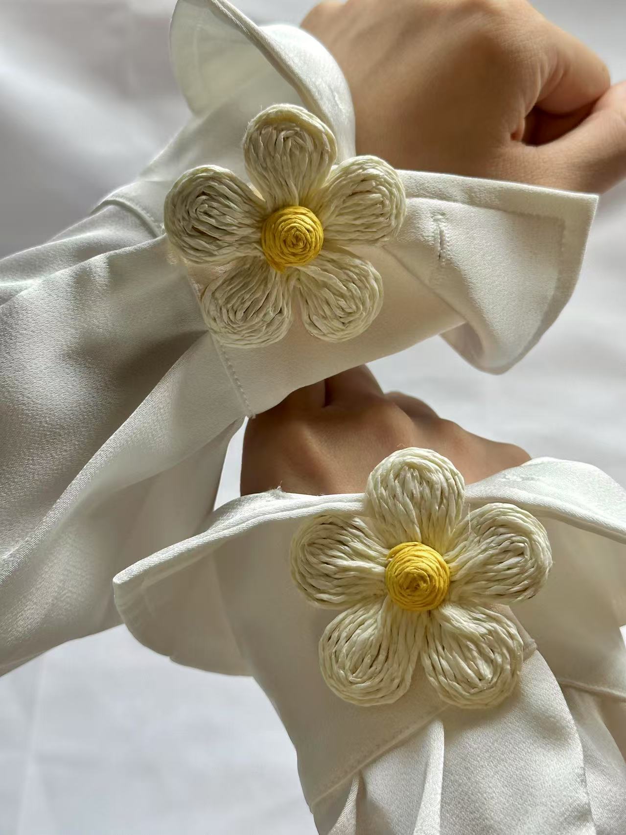 2pac Handmade raffia flowers